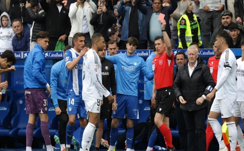 রিয়ালের স্বস্তির জয়ে গলার কাঁটা এমবাপ্পের লাল কার্ড 