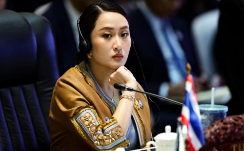 হাসপাতালে থাই প্রধানমন্ত্রী 