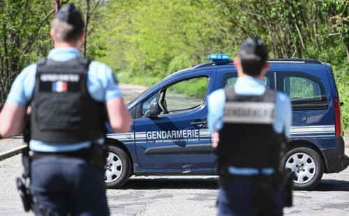 মসজিদে হত্যাকারীকে খুঁজছে ফরাসি পুলিশ 