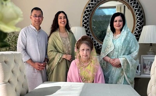 ৫ মে দেশে ফিরছেন খালেদা জিয়া 