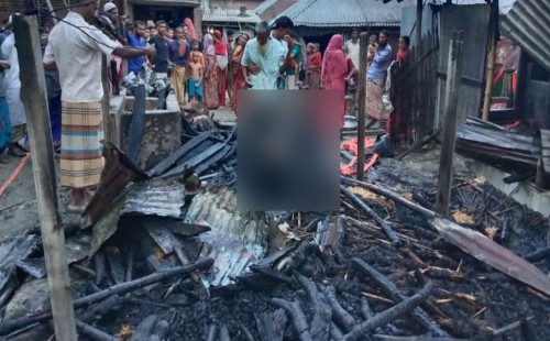 রাজশাহীতে আগুনে পুড়ে ছাই কৃষকের ৪ গরু 