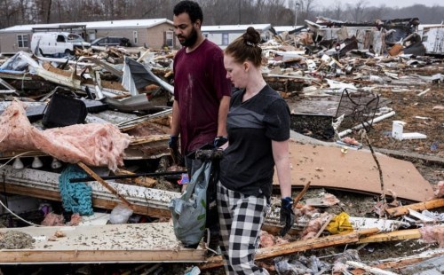 যুক্তরাষ্ট্রে টর্নেডো, ২ রাজ্যে নিহত ২০ 