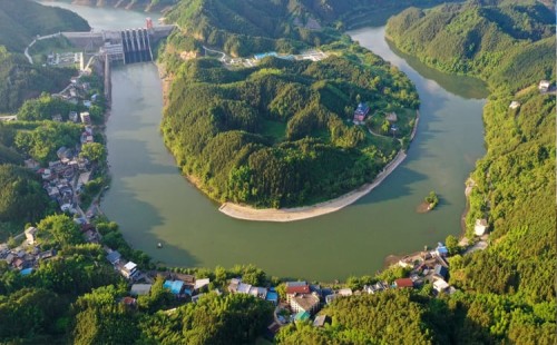 নদী ও হ্রদ সুরক্ষায় চীন 