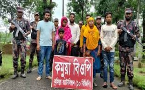 কুমিল্লা সীমান্তে বিএসএফের পুশইনে ১৩ বাংলাদেশি আটক 