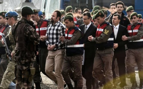 তুরস্কে ৬৫ সেনা ও পুলিশ গ্রেফতার 