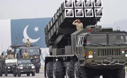 প্রতিরক্ষায় বরাদ্দ বাড়ছে পাকিস্তানের 