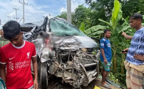 নরসিংদীতে বাস-মাইক্রোবাস-অটোরিকশার সংঘর্ষে শিশু নিহত, আহত ১২ 
