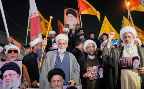 ইরাকে হাজারো মানুষের বিক্ষোভ 