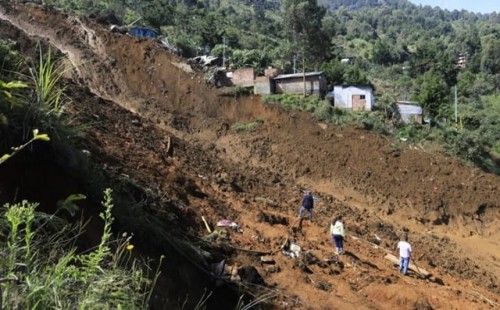কলম্বিয়ায় ভূমিধসে নিহত বেড়ে ১৬ 