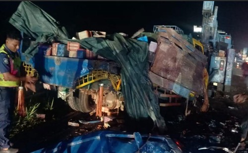 ঢাকা-মাওয়া এক্সপ্রেসওয়েতে বাস-ট্রাক সংঘর্ষে ৪ জন নিহত, আহত ১৫ 