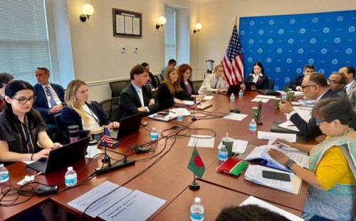 বাংলাদেশ-যুক্তরাষ্ট্র শুল্ক আলোচনার দ্বিতীয় দিন শেষ: কিছু বিষয়ে অগ্রগতি, কিছু অমীমাংসিত 