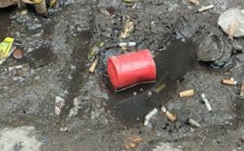 এনসিপি কার্যালয়ের সামনে অবিস্ফোরিত ‘ককটেল’ 