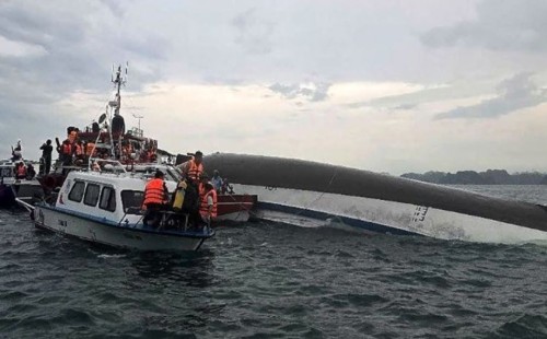 ভিয়েতনামে ফেরি ডুবি, নিহত ৩৭ 