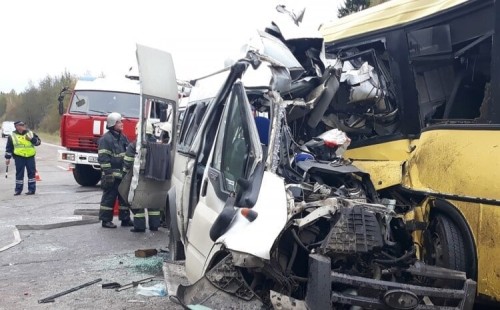 রাশিয়ায় বাস দুর্ঘটনায় নিহত ১৩ 