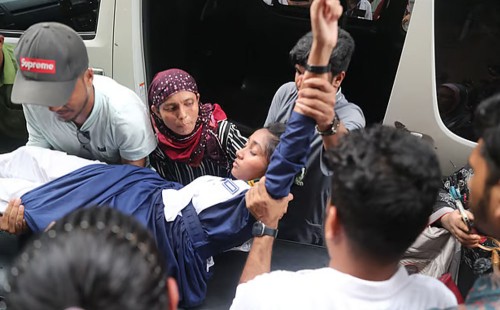 ক্লাস শেষে বের হতেই বিকট বিস্ফোরণ 