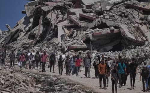 ত্রাণ নিতে এসে নিহত ৯৩ 