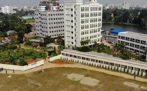 ‘টিফিন দিতে পারিনি বলেই হয়তো বেঁচে গেছে আমার ছেলেটা’ 