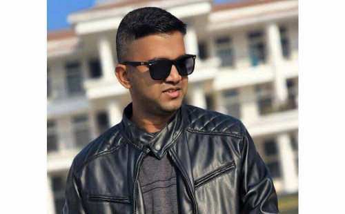 ‘চাল ভেঙে ঘরের মধ্যে পড়েন পাইলট তৌকির’ 