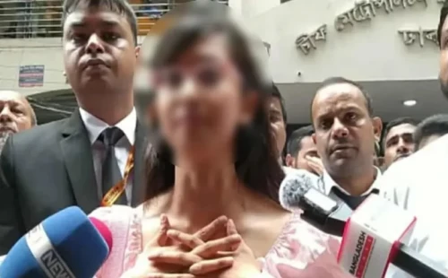 বাবা-মায়ের সঙ্গে ইংলিশ মিডিয়ামের সেই মেয়ের করা মামলা খারিজ 