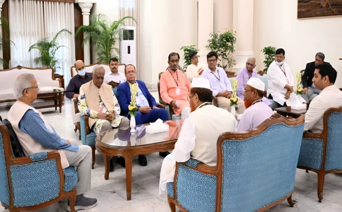 নির্বাচন ভণ্ডুলে ষড়যন্ত্র প্রতিরোধে ঐক্যের আহ্বান প্রধান উপদেষ্টার 