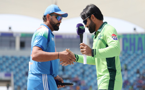 বয়কটের ঘোষণা দিয়েও কেন পাকিস্তানের সঙ্গে খেলতে রাজি হলো ভারত? 