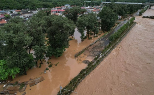 বেইজিংয়ে বৃষ্টি ও বন্যায় নিহত ৩০ 