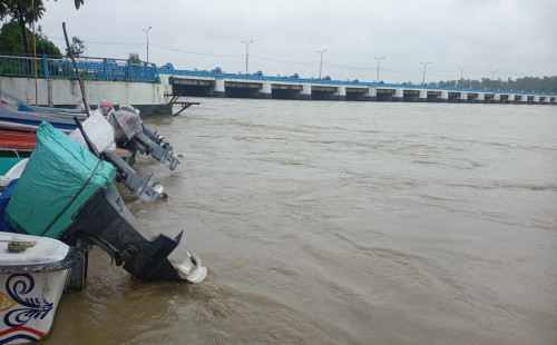 তিস্তা ব্যারাজ পয়েন্টে পানি বিপদ সীমার ওপরে, বন্যার আশঙ্কা 
