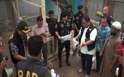 নারায়ণগঞ্জে ১৭ টন পলিথিন জব্দ, তিন প্রতিষ্ঠানকে ৪ লাখ টাকা জরিমানা 