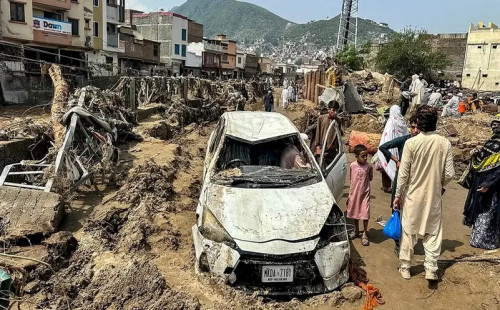 পাকিস্তানে বৃষ্টি ও বন্যায় নিহত ৪০০ 