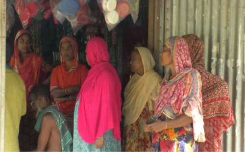 নেত্রকোনায় স্বল্প সুদের ঋণের ফাঁদে কোটি টাকা হাতিয়ে নিল প্রতারক চক্র 