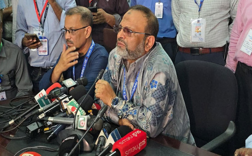 ডাকসু নির্বাচন সফলভাবে সম্পন্ন হওয়ায় ঢাবি উপাচার্যের কৃতজ্ঞতা 