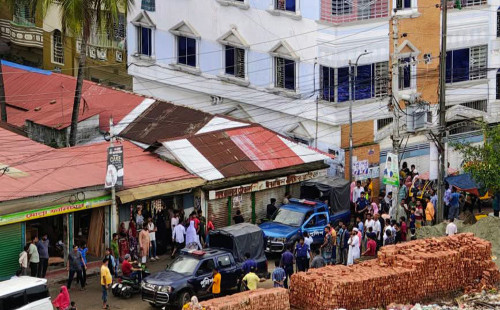নারায়ণগঞ্জে ফ্ল্যাট থেকে স্বামী-স্ত্রী ও সন্তানের লাশ উদ্ধার 