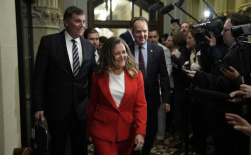 মন্ত্রিত্ব ছাড়লেন কানাডার ফ্রিল্যান্ড 