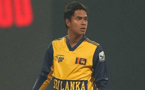 আফগানদের বিপক্ষে খেলা চলাকালে বাবার মৃত্যুর খবর পেলেন ভেল্লালাগে 