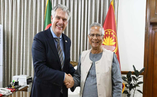 নেদারল্যান্ডসের নতুন রাষ্ট্রদূতের সঙ্গে প্রধান উপদেষ্টার সাক্ষাৎ 