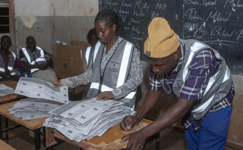 মালাউইতে ভোট গণনায় কারচুপি 