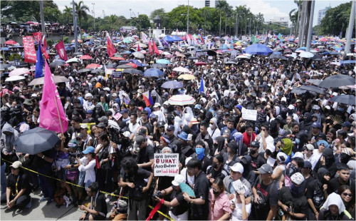 দুর্নীতির বিরুদ্ধে ক্ষোভে উত্তাল ফিলিপাইন 