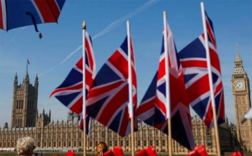 যুক্তরাজ্যে অভিবাসী নিয়ম কঠোর হচ্ছে 