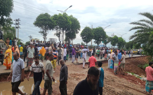 ঢাকা-আরিচা মহাসড়কে স্থানীয়দের অবরোধ 