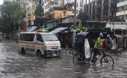 ভারি বৃষ্টিতে চট্টগ্রাম ডুবল জলাবদ্ধতায় 