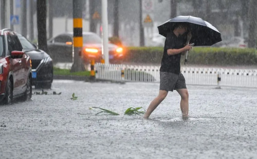 চীনে ঘূর্ণিঝড় মাতমোর আঘাত 