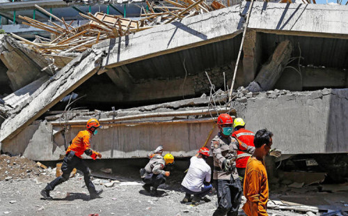 জাভায় মাদ্রাসা ধসে মৃত বেড়ে ৬৩ 