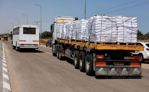 গাজার দিকে যাচ্ছে ১৫৩টি ত্রাণবাহী ট্রাক 