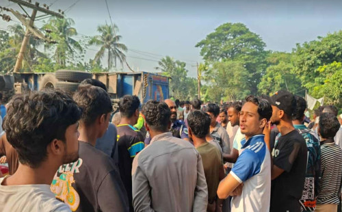 ট্রাকচাপায় বিদ্যালয়ের দুই শিক্ষার্থীসহ নিহত ৩ 