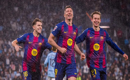 লেভানডফস্কির হ্যাটট্রিকে বার্সেলোনার জয় 