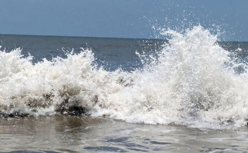 বঙ্গোপসাগরে নিম্নচাপ, বন্দরে সংকেত 