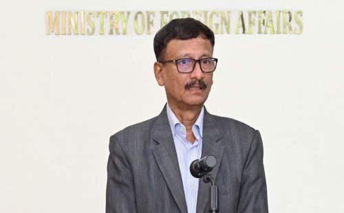 খালেদা জিয়াকে চিকিৎসার জন্য বিদেশ পাঠাতে চাইলে ব্যবস্থা নেবে সরকার : উপদেষ্টা 