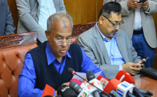 হাদির হত্যাচেষ্টাকারীকে ধরিয়ে দিলে ৫০ লক্ষ টাকা পুরস্কার: স্বরাষ্ট্র উপদেষ্টা 