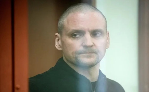 রাশিয়ায় বামপন্থী কর্মীর কারাদণ্ড 