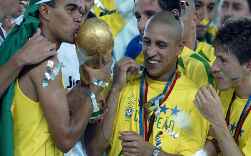 হাসপাতালে ভর্তি রবার্তো কার্লোস 